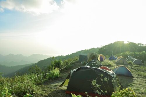 https://hilltopcamplembang.com/tempat-camping-di-lembang-bandung-murah/