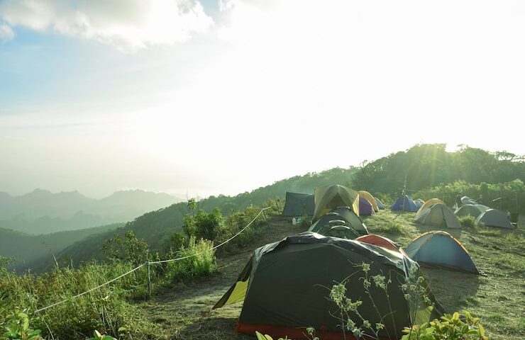 https://hilltopcamplembang.com/tempat-camping-di-lembang-bandung-murah/