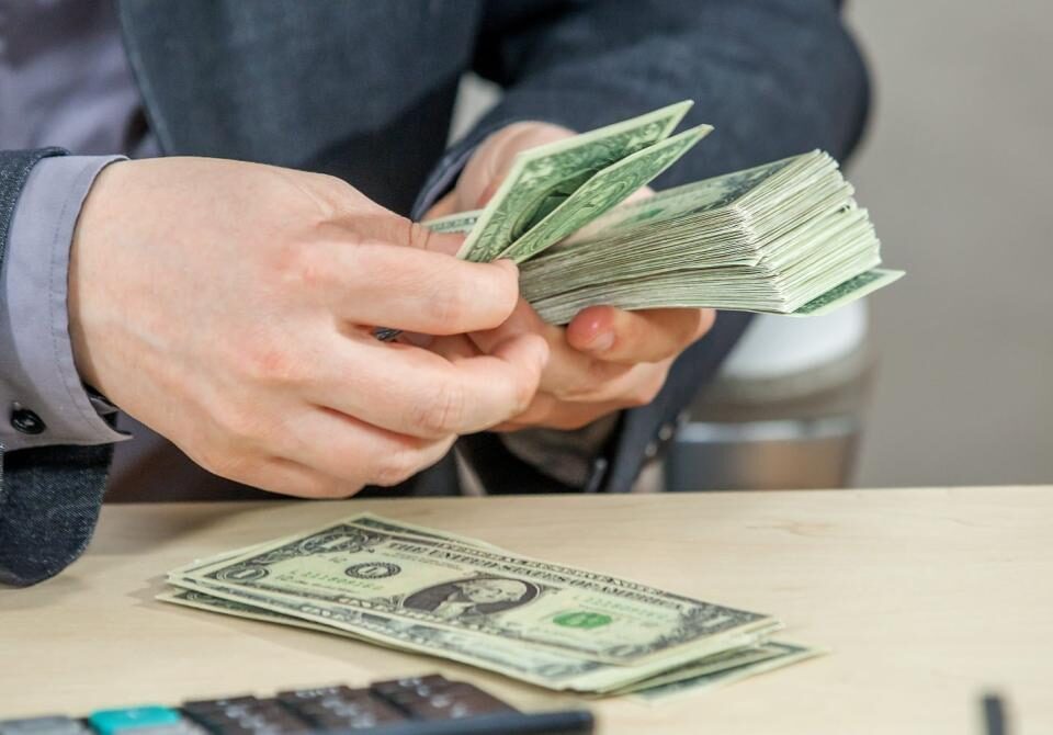 Biar Uang Pensiun Tak Cepat Habis! Gunakan Layanan Perbankan Ini