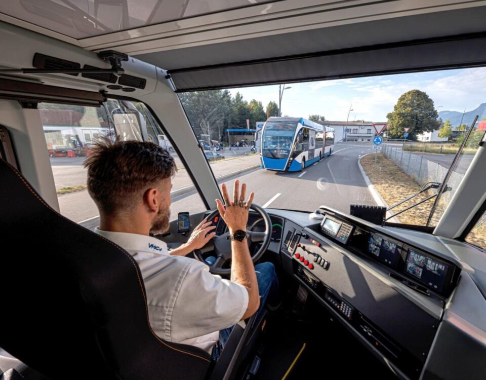 berapa sewa bus pariwisata